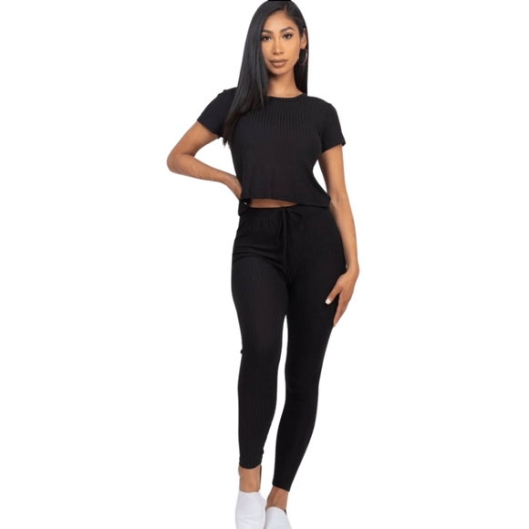 SHORT SLEEVE TOP & LEGGINGS SET (BLACK) - Picture 1 of 5